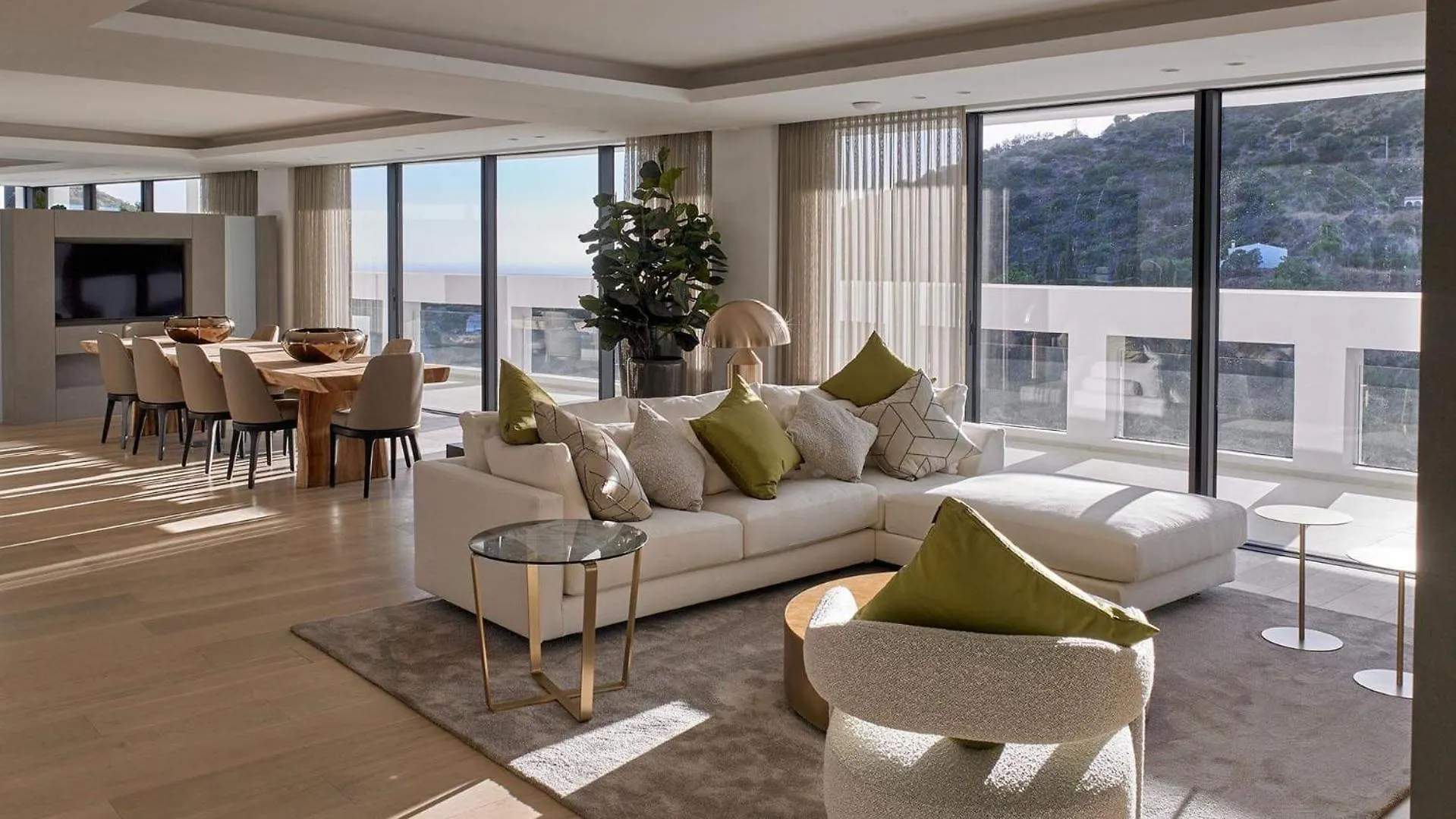 New Ocean View Property Centrally Located, Just 3 Minutes To Marbella City Center Ojen Apartment
