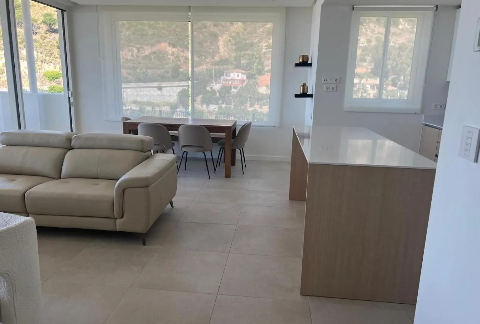 New Ocean View Property Centrally Located, Just 3 Minutes To Marbella City Center Ojen