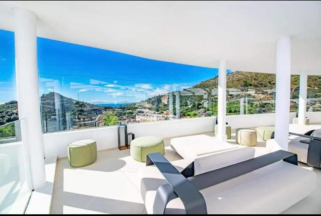 Apartment New Ocean View Property Centrally Located, Just 3 Minutes To Marbella City Center Ojen